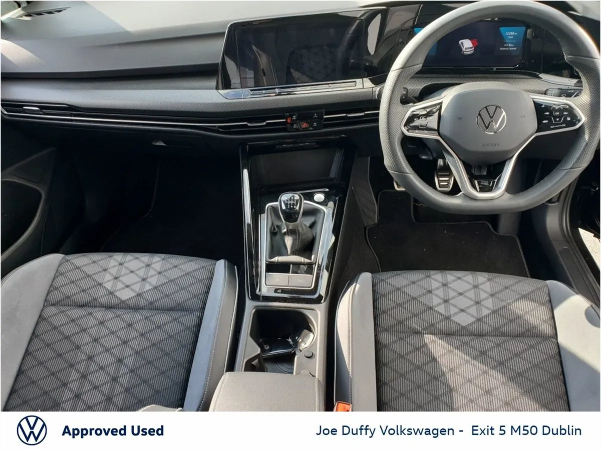 Volkswagen Golf 1.5 TSI 130HP R-line - Image 3