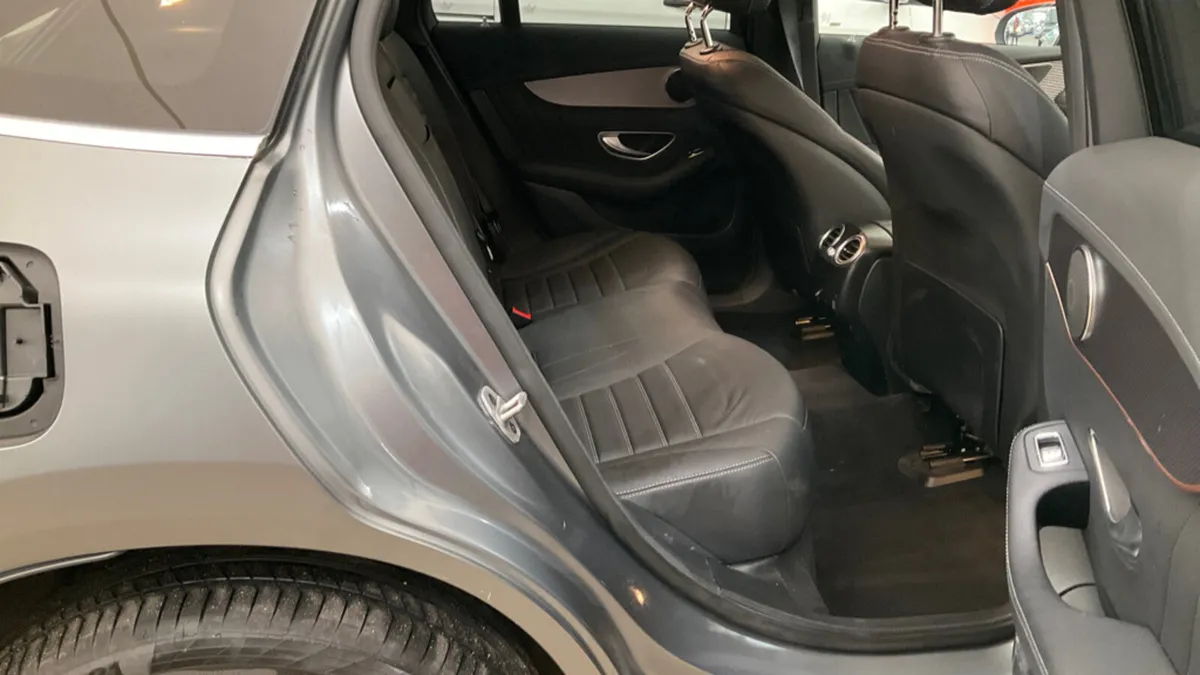 MERCEDES-BENZ EQC 400 AMG LINE PREMIUM 4MATIC - Image 4