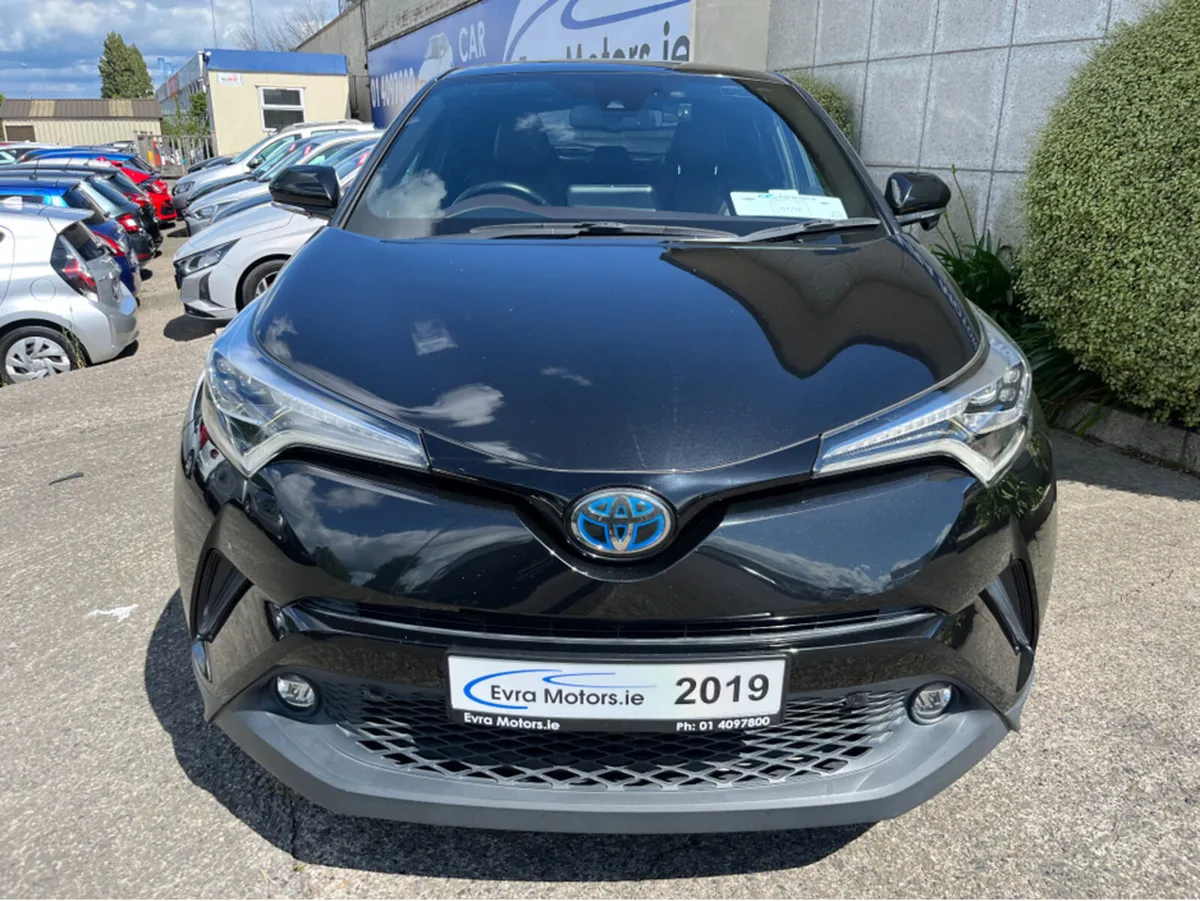 Toyota C-HR SOL AUTOMATIC HYBRID 1.8 PETROL //HIGH - Image 2