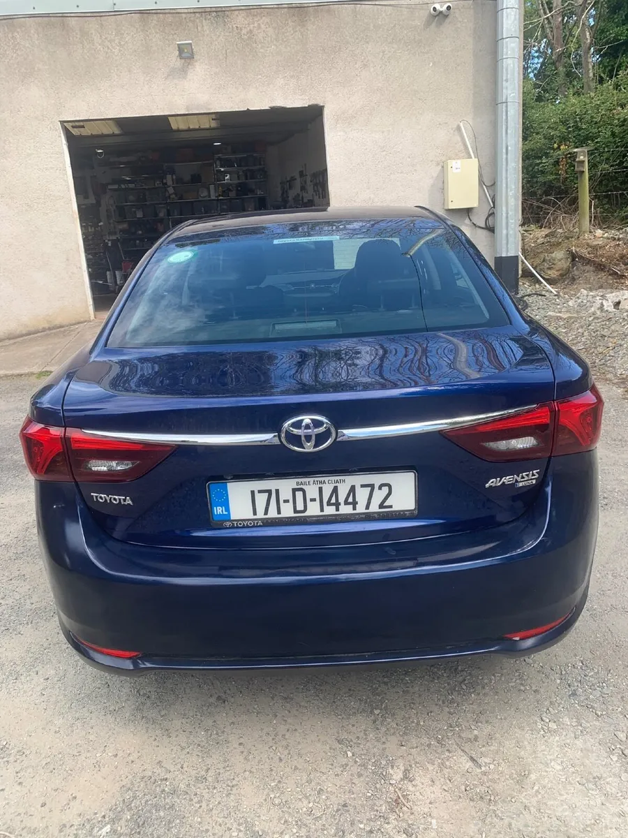 Toyota Avensis 2017 - Image 2