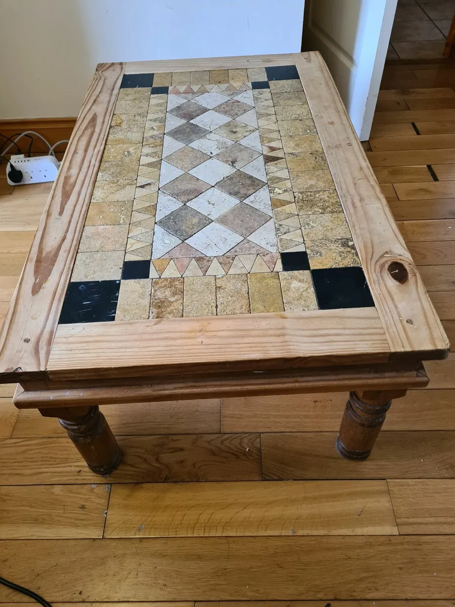 Solid wood table - Image 4
