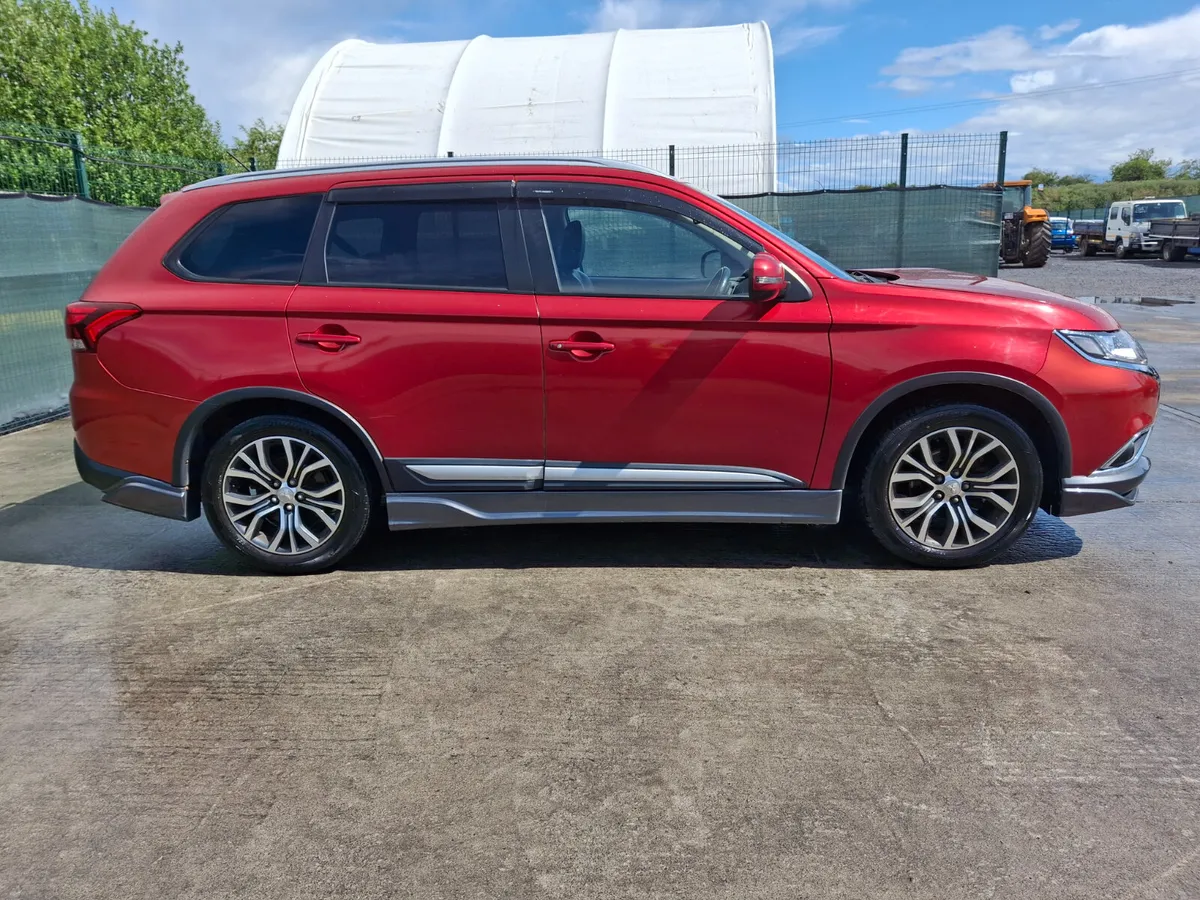 2016 Mitsubish Outlander Diesel 7 seater - Image 3