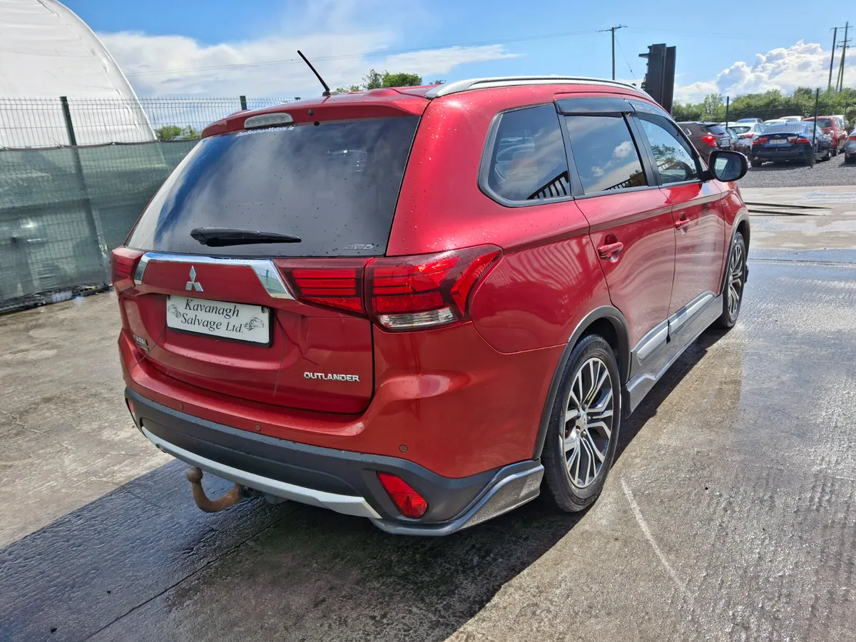 2016 Mitsubish Outlander Diesel 7 seater - Image 4