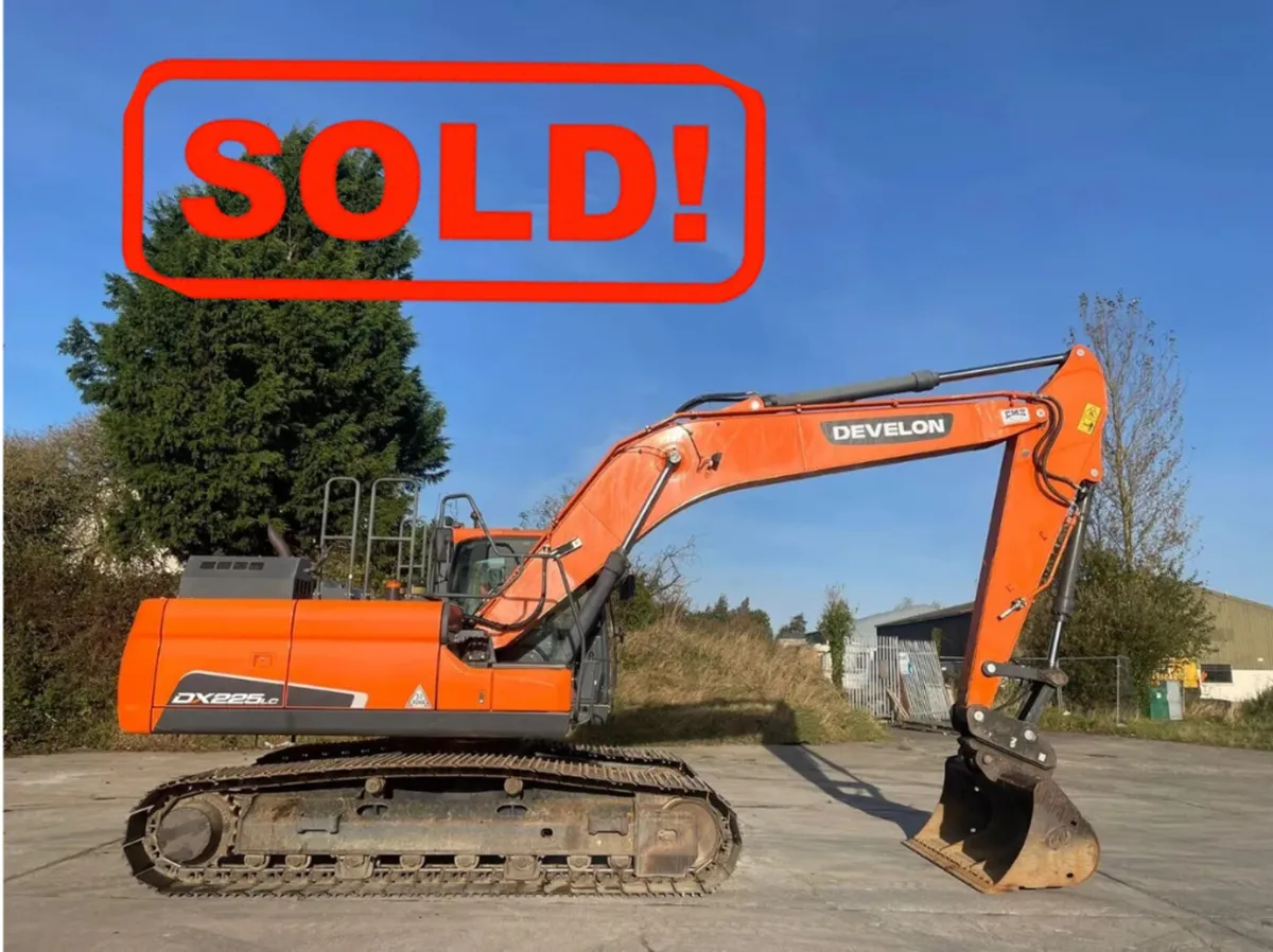 2017 Doosan DX225LC-5 - Image 1