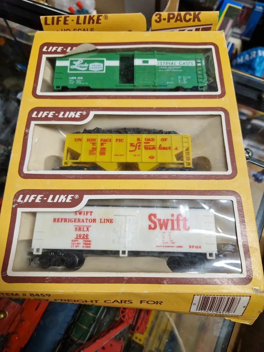 Hornby Lifelike American Wagon Set - Image 2