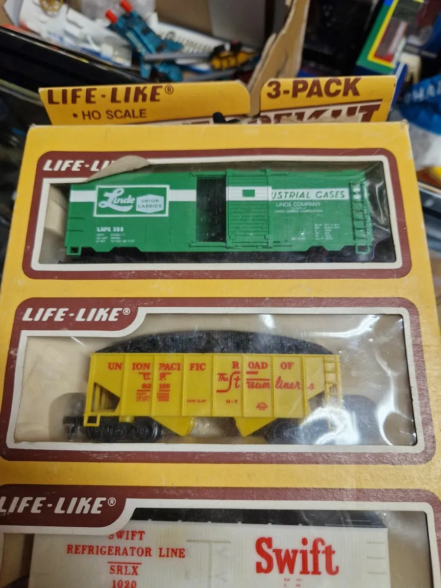 Hornby Lifelike American Wagon Set - Image 3