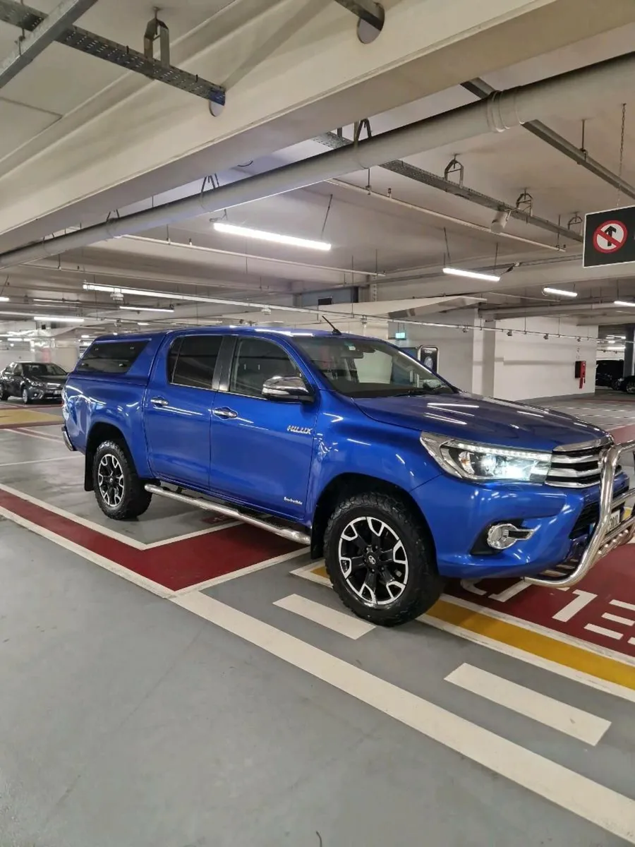 171 Toyota Hilux - Image 1