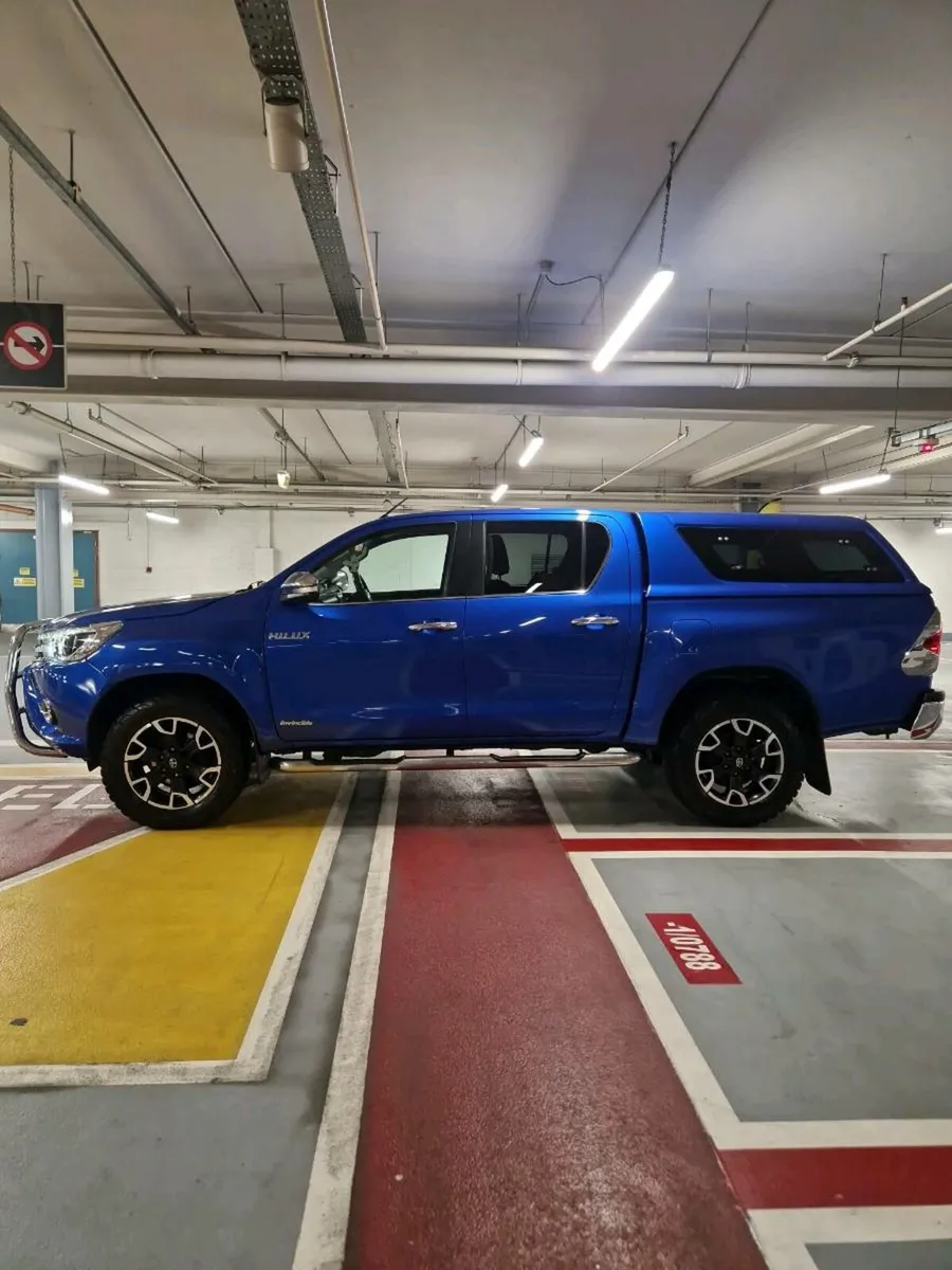 171 Toyota Hilux - Image 2