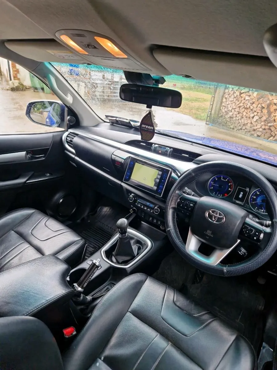 171 Toyota Hilux - Image 4