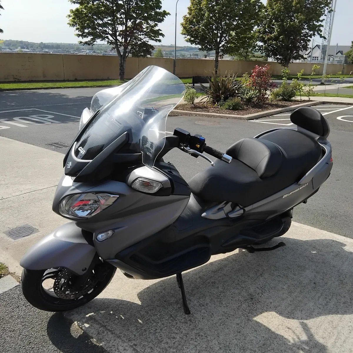 Suzuki Burgman 650 - Image 1
