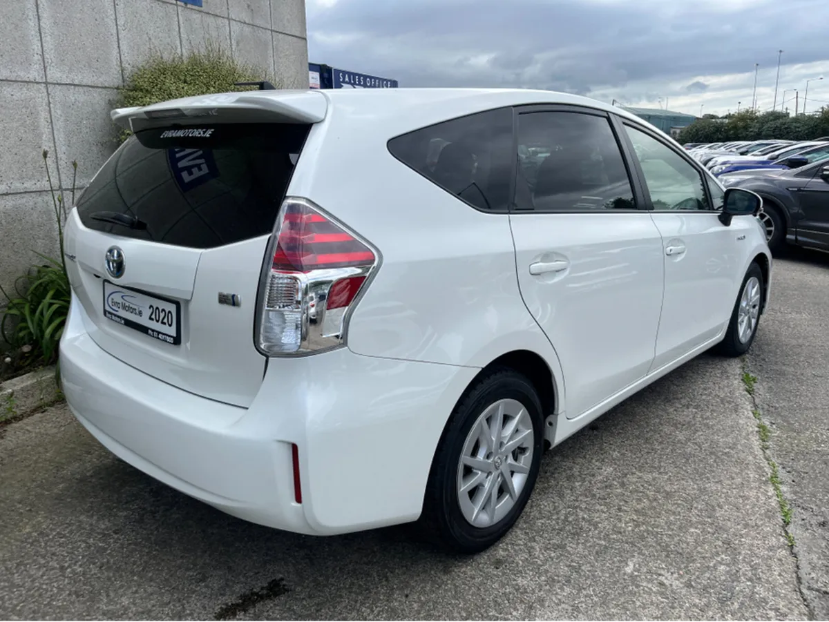 Toyota Prius 7 SEATER AUTOMATIC 1.8 PETROL HYBRID - Image 4