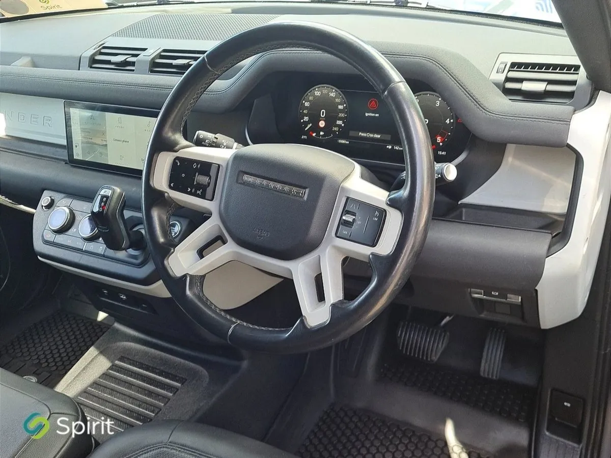 Land Rover Defender NO VAT SE 3.0d 3seats - Image 4