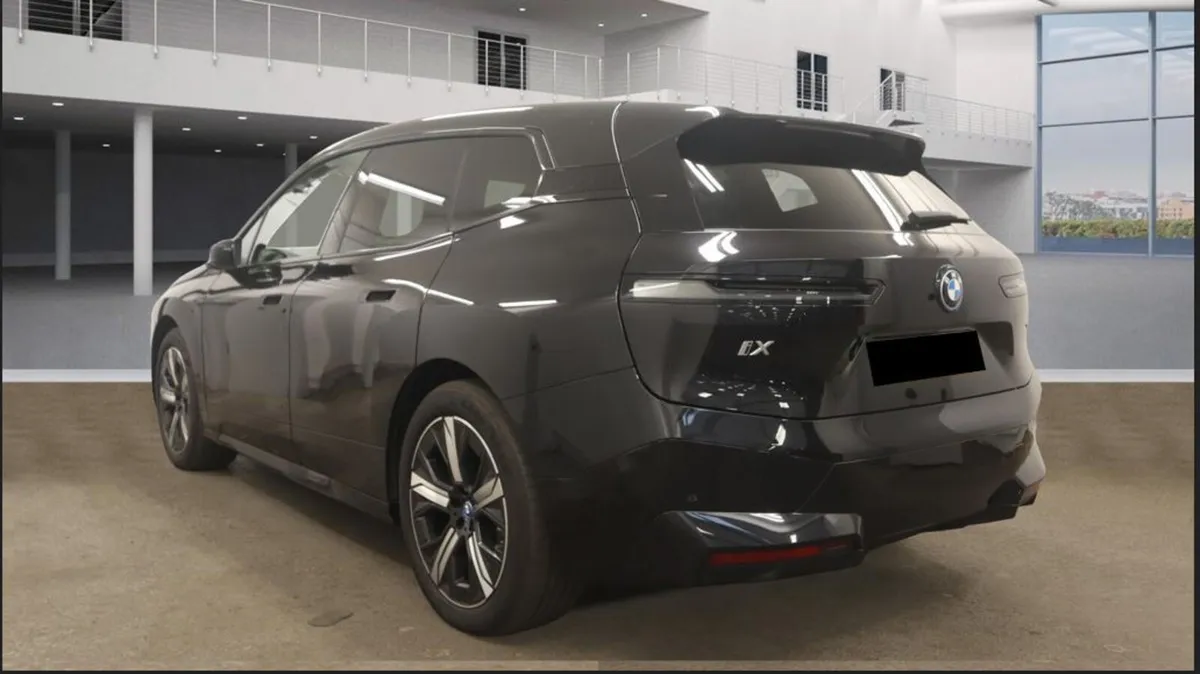 BMW IX XDRIVE40 M SPORT EDITION // SUNROOF // - Image 3