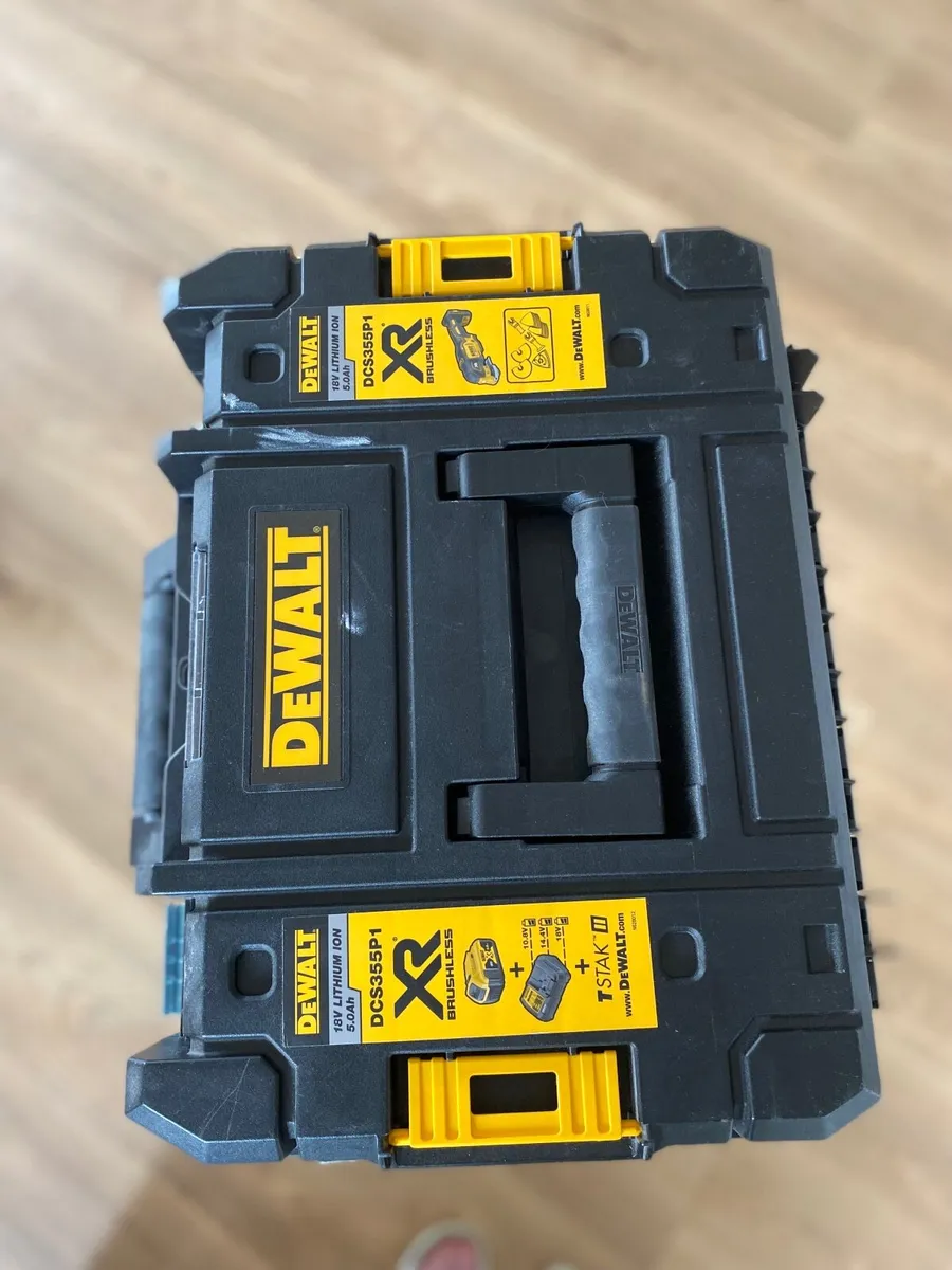 DeWalt Oscillating multi tool - Image 1
