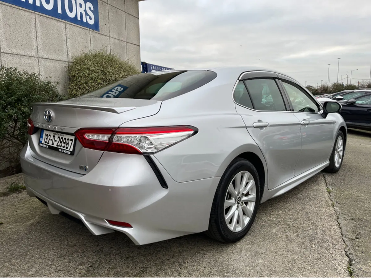 Toyota Camry AUTOMATIC HYBRID 2.5 PETROL //LOW MIL - Image 4