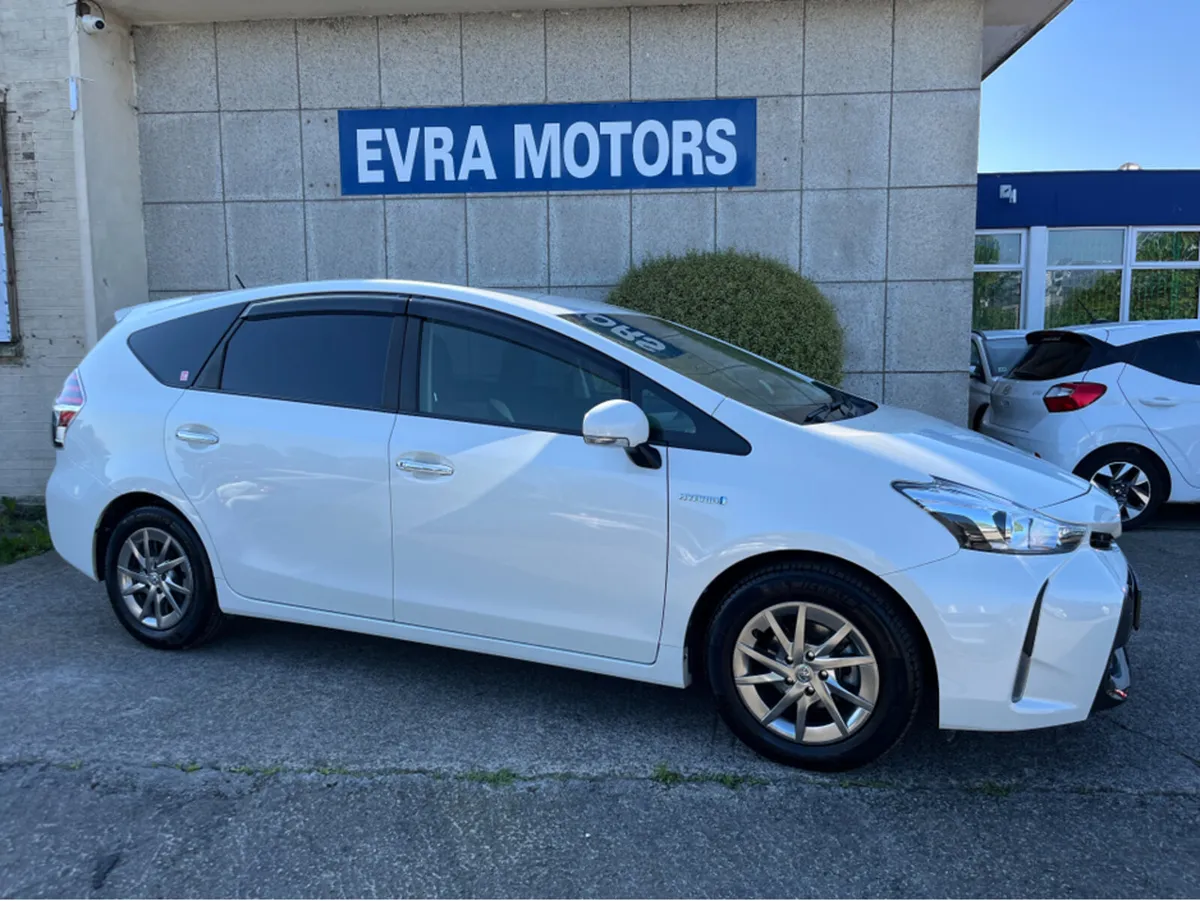 Toyota Prius 7 SEATER AUTOMATIC 1.8 PETROL HYBRID - Image 4