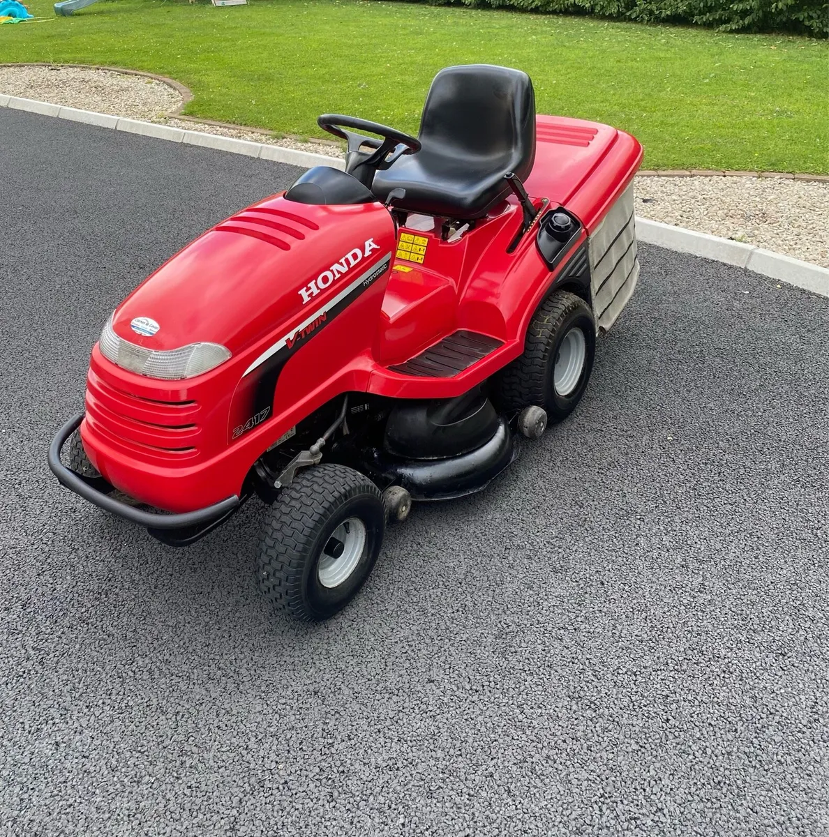 Honda 2417 ride on - Image 2