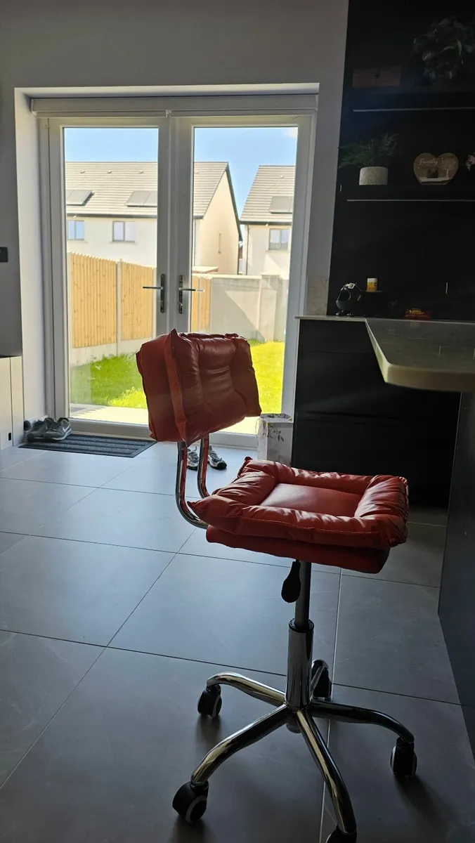 Bar chairs - Image 3