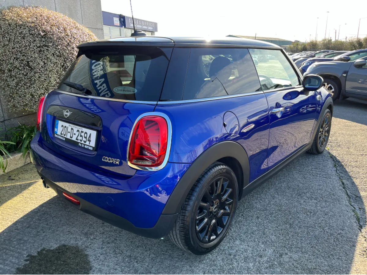 Mini Cooper CLASSIC 2DR 1.5 PETROL //LOW MILES//SU - Image 4