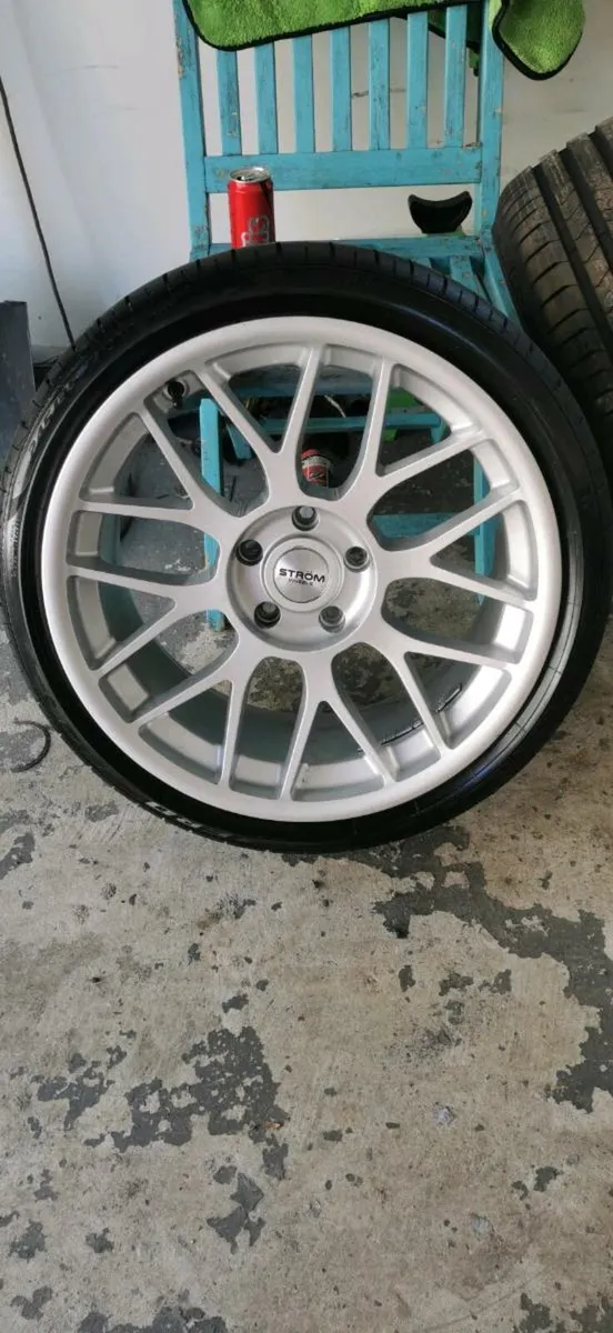 Pirelli P Zero Z4 - Image 1