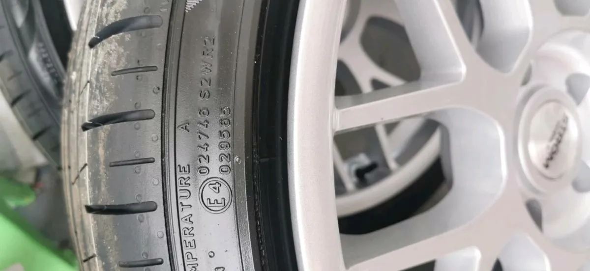Pirelli P Zero Z4 - Image 4