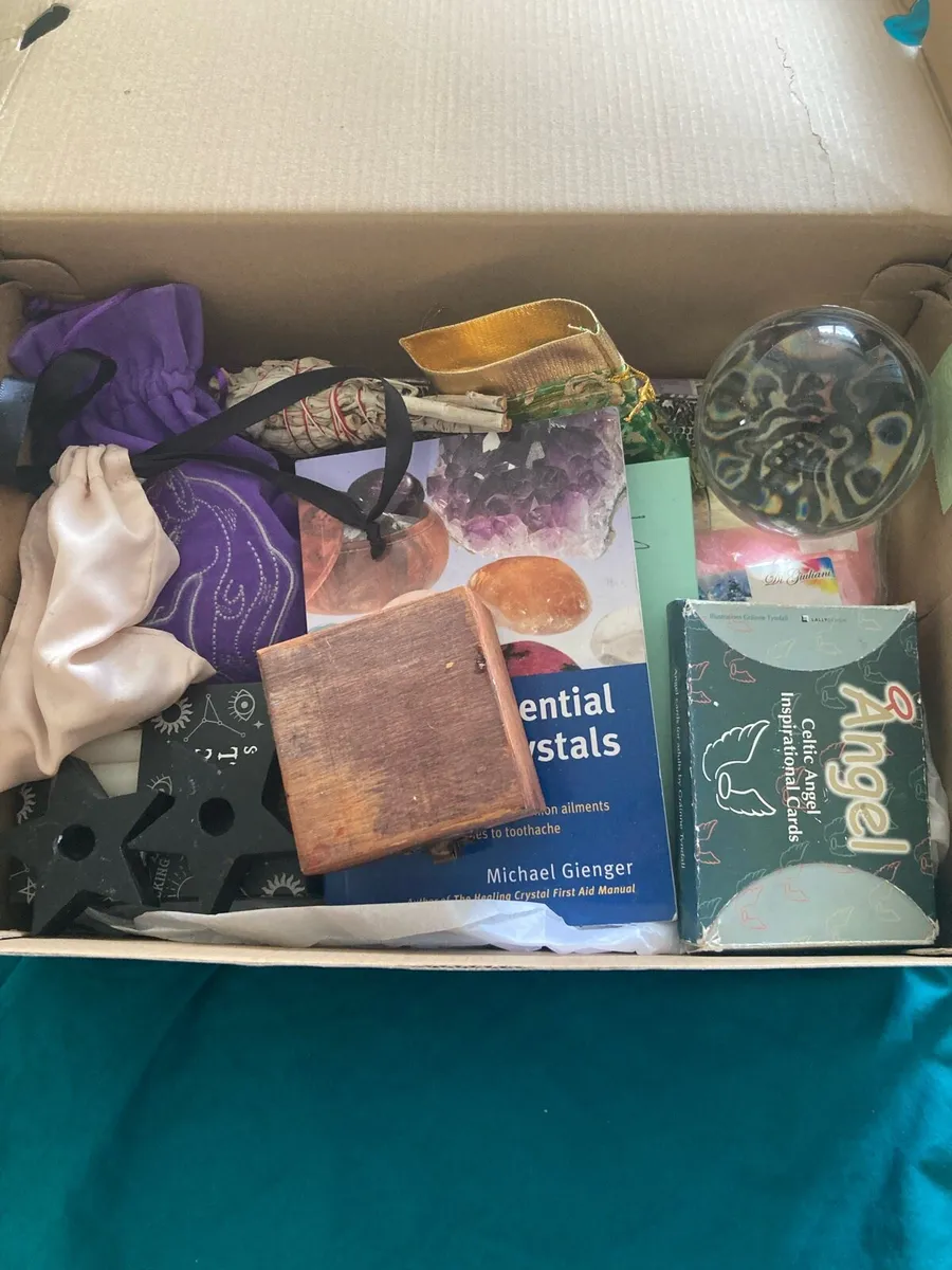 Healing crystals and gemstones - Image 1