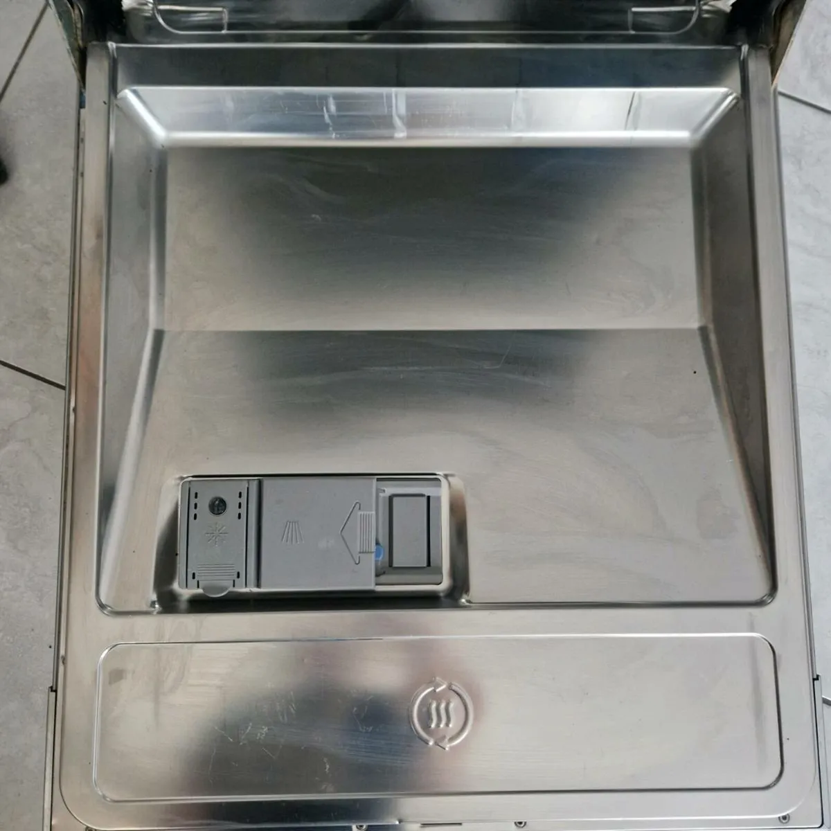 Dishwasher - Image 4