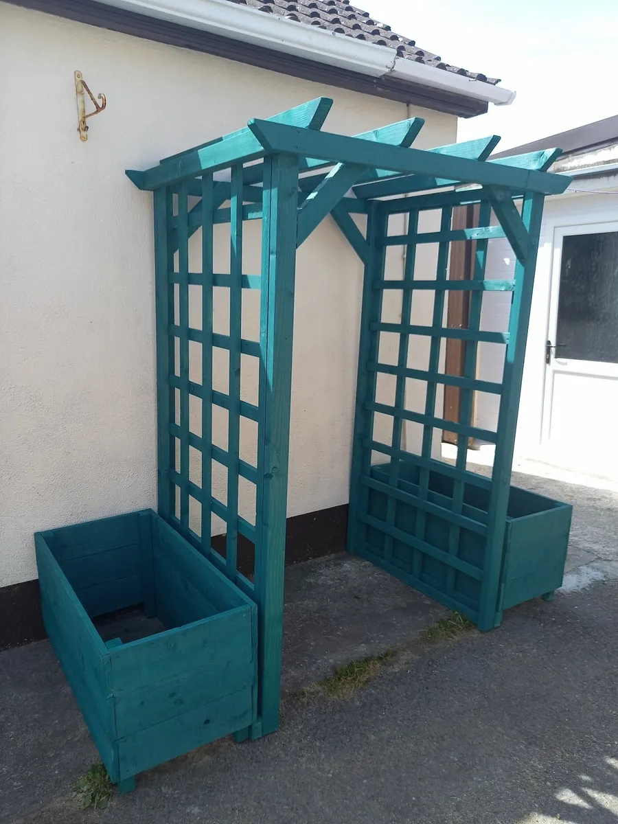 Rose Arbour & Planters - Image 1