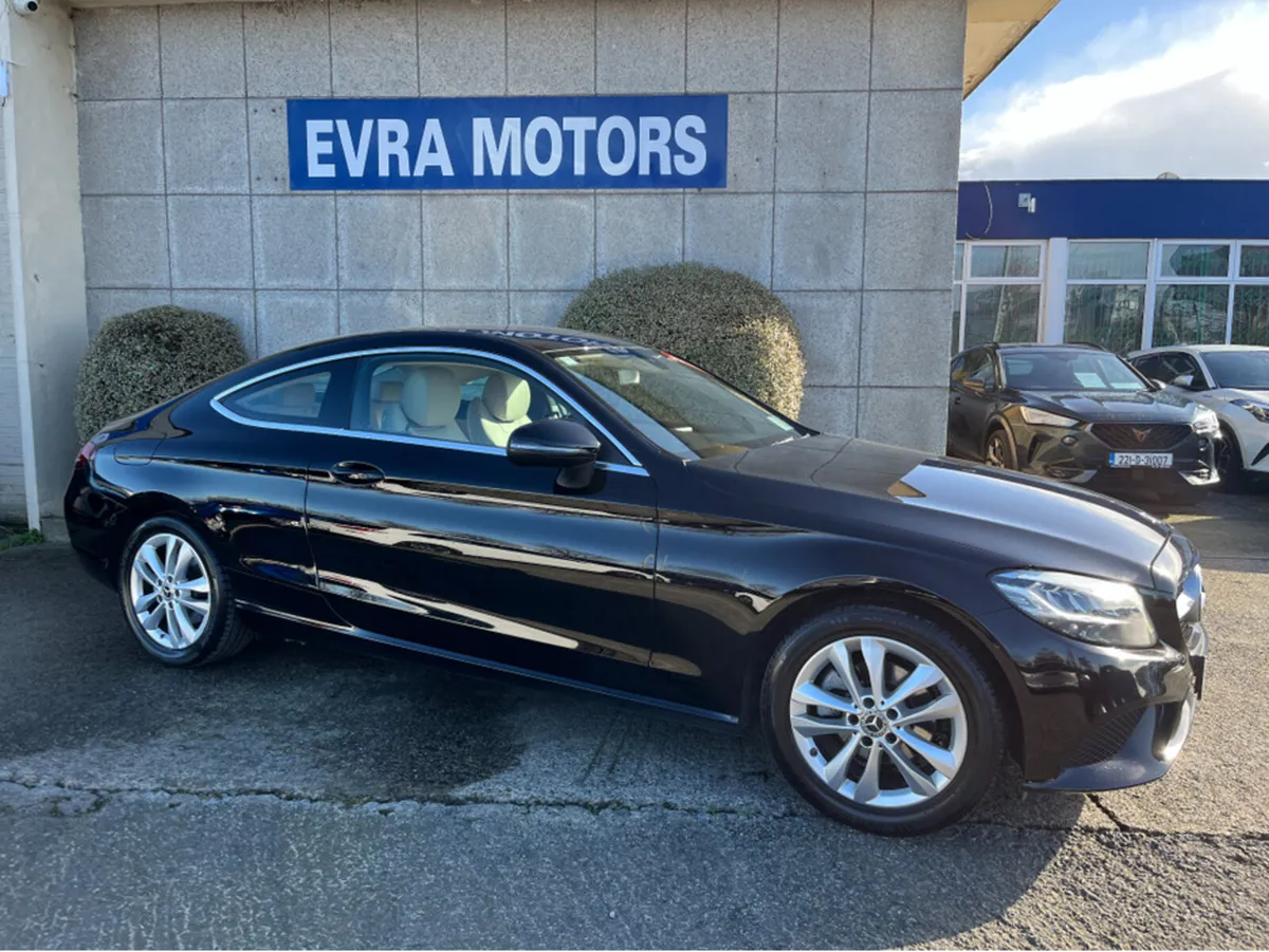 Mercedes-Benz C-Class COUPE C180 1.6 PETROL MANUAL - Image 3