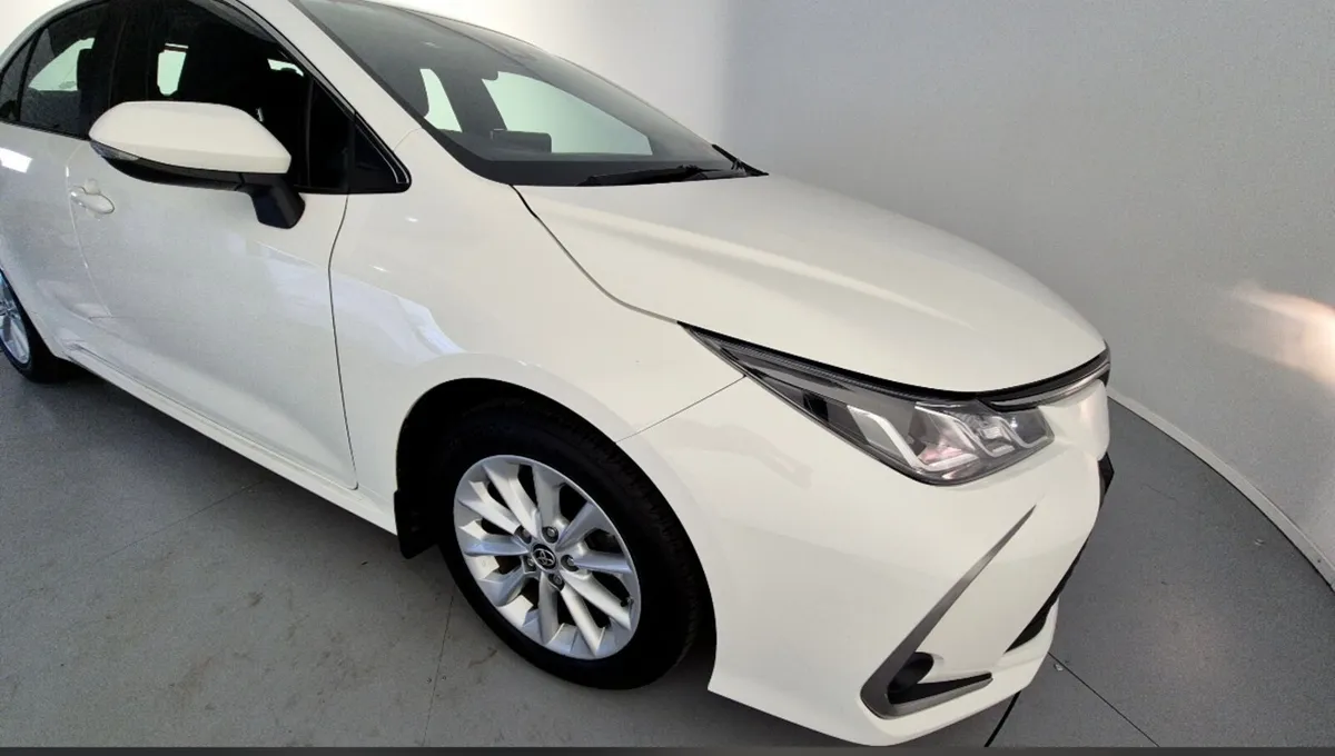 2022 TOYOTA COROLLA LUNA 1.8 AUTOMATIC 107K - Image 3