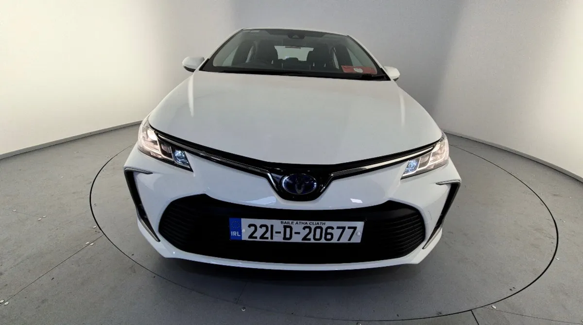 2022 TOYOTA COROLLA LUNA 1.8 AUTOMATIC 107K - Image 2