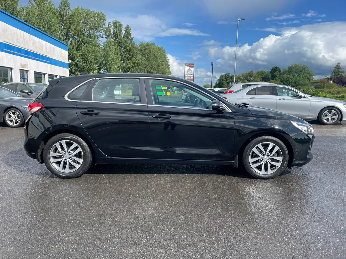 Hyundai i30 Deluxe Plus//Finance Available - Image 4