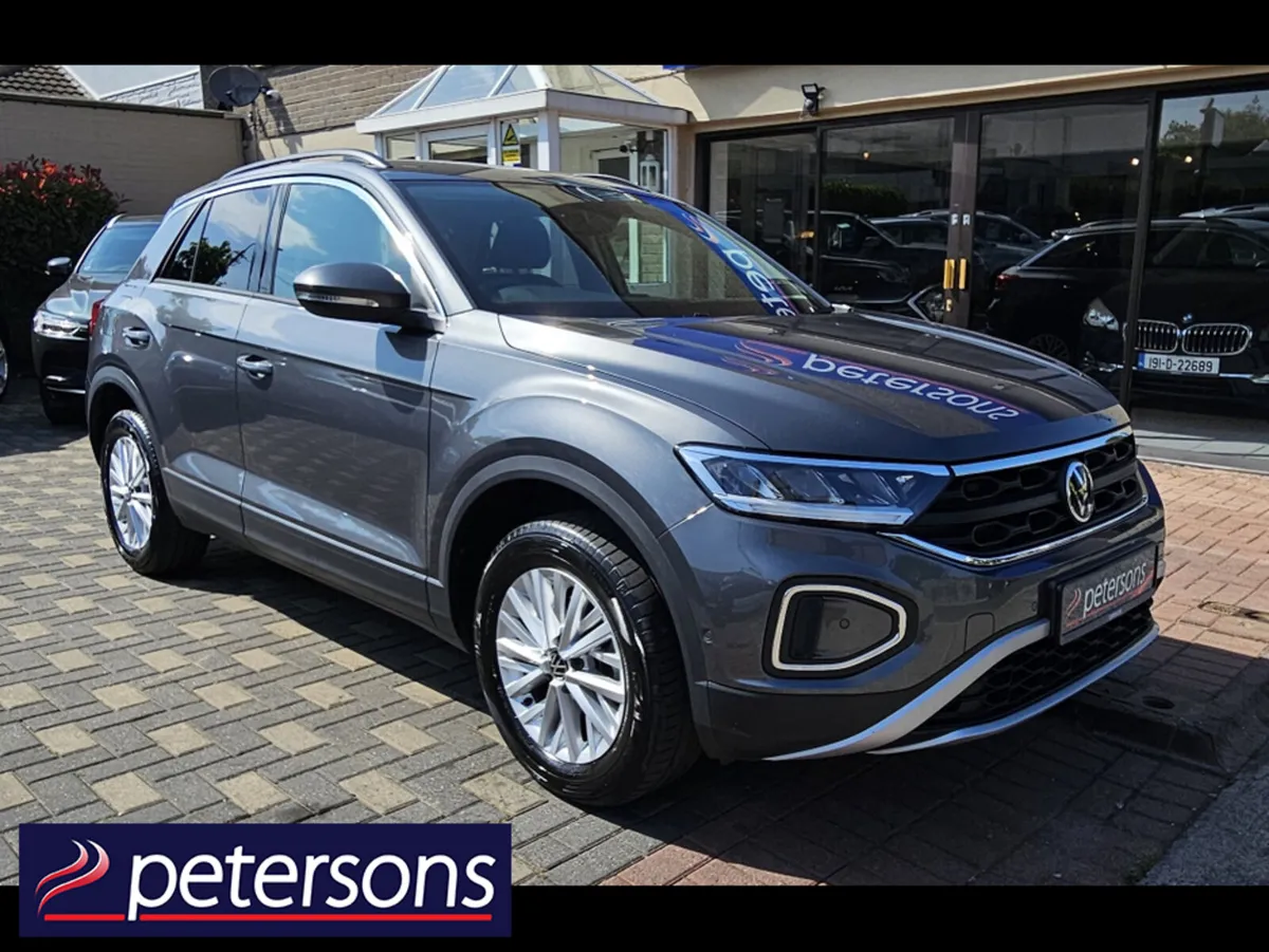 Volkswagen T-Roc LIFE 2.0 TDI MANUAL 6SPEED FWD 11 - Image 3