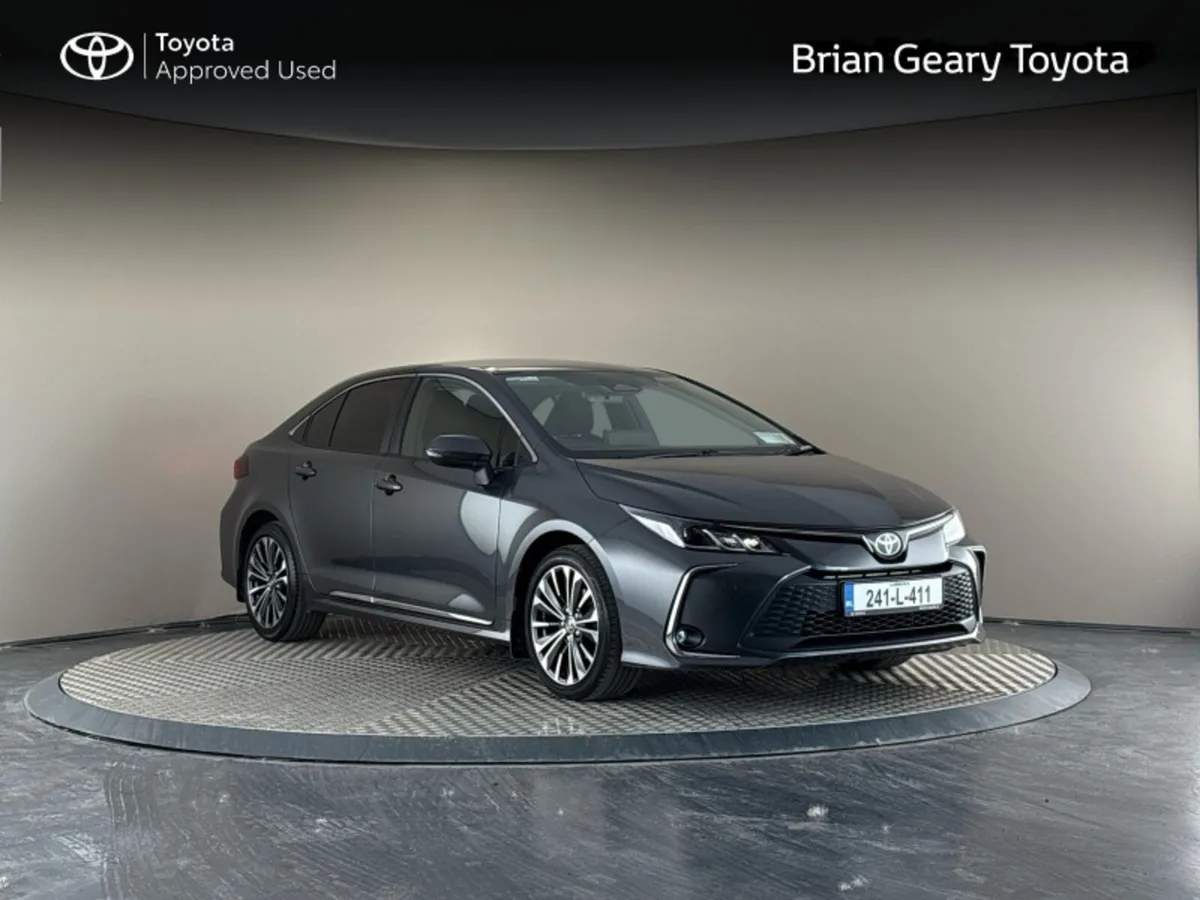 Toyota Corolla HYBRID LUNA SPORT SALOON - Image 1