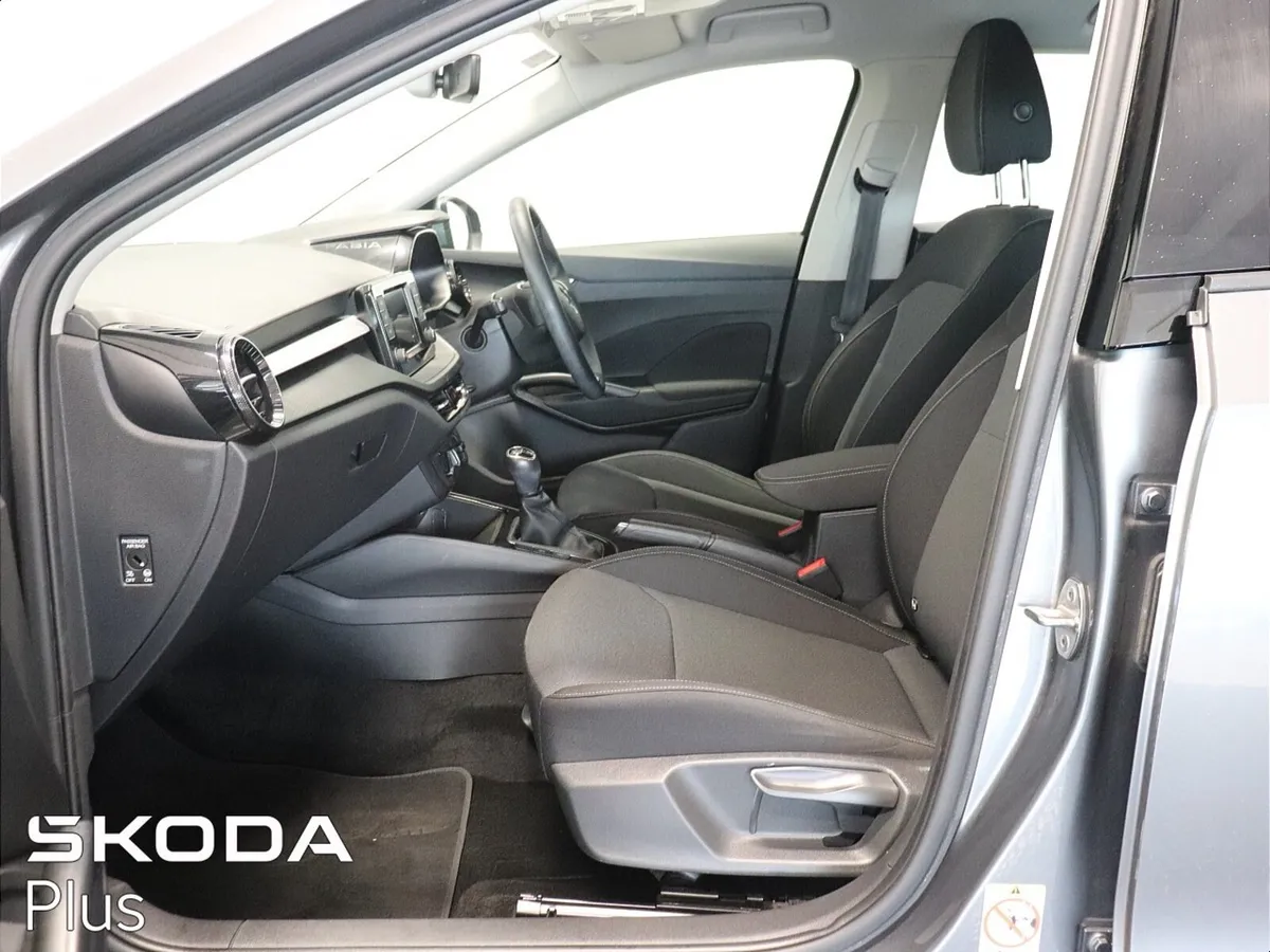 Skoda Fabia 1.0 PETROL AMBITION - Image 4