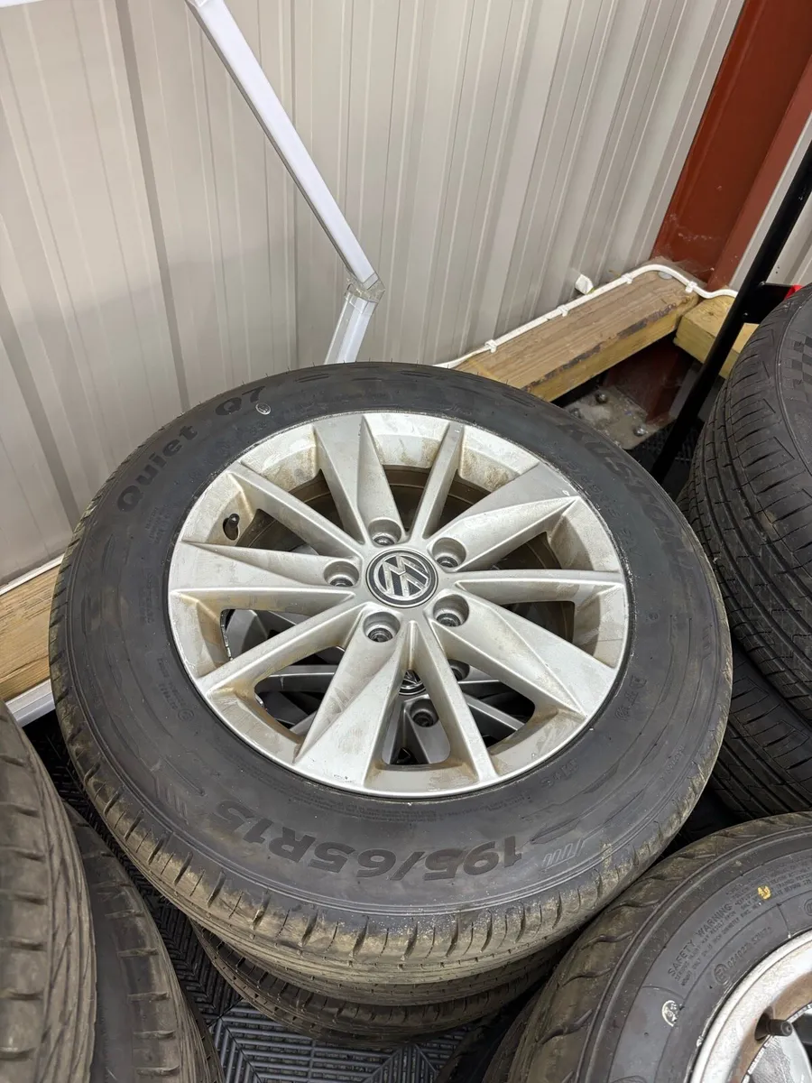 Vw golf mk7 5x112 alloys 15 inch - Image 1