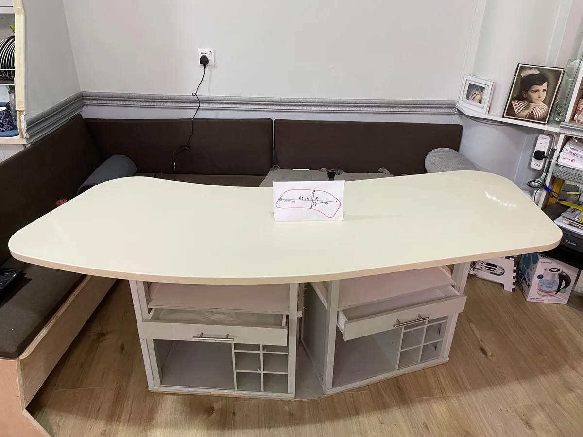 Genuine quartz counter top/ dining table top - Image 1