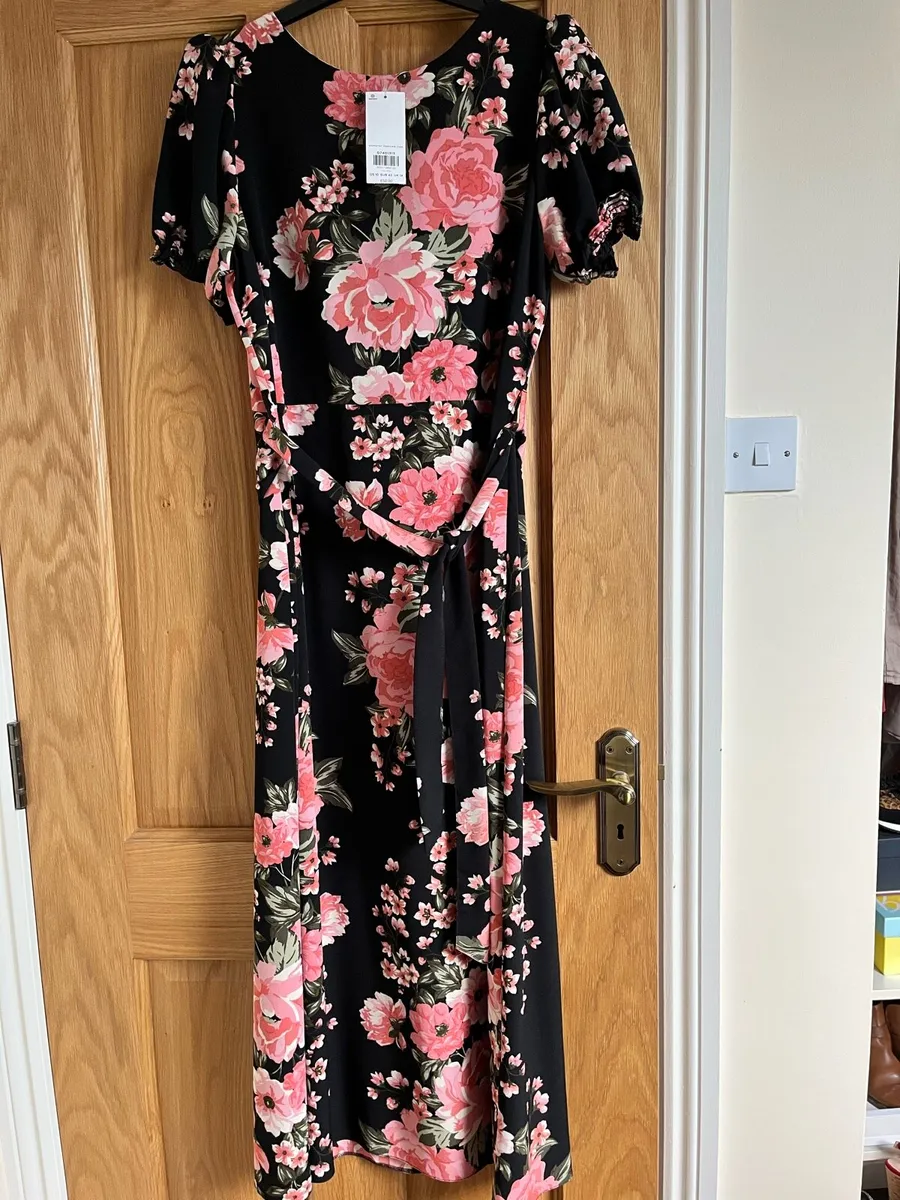 Black/pink floral maxi dress - Image 2