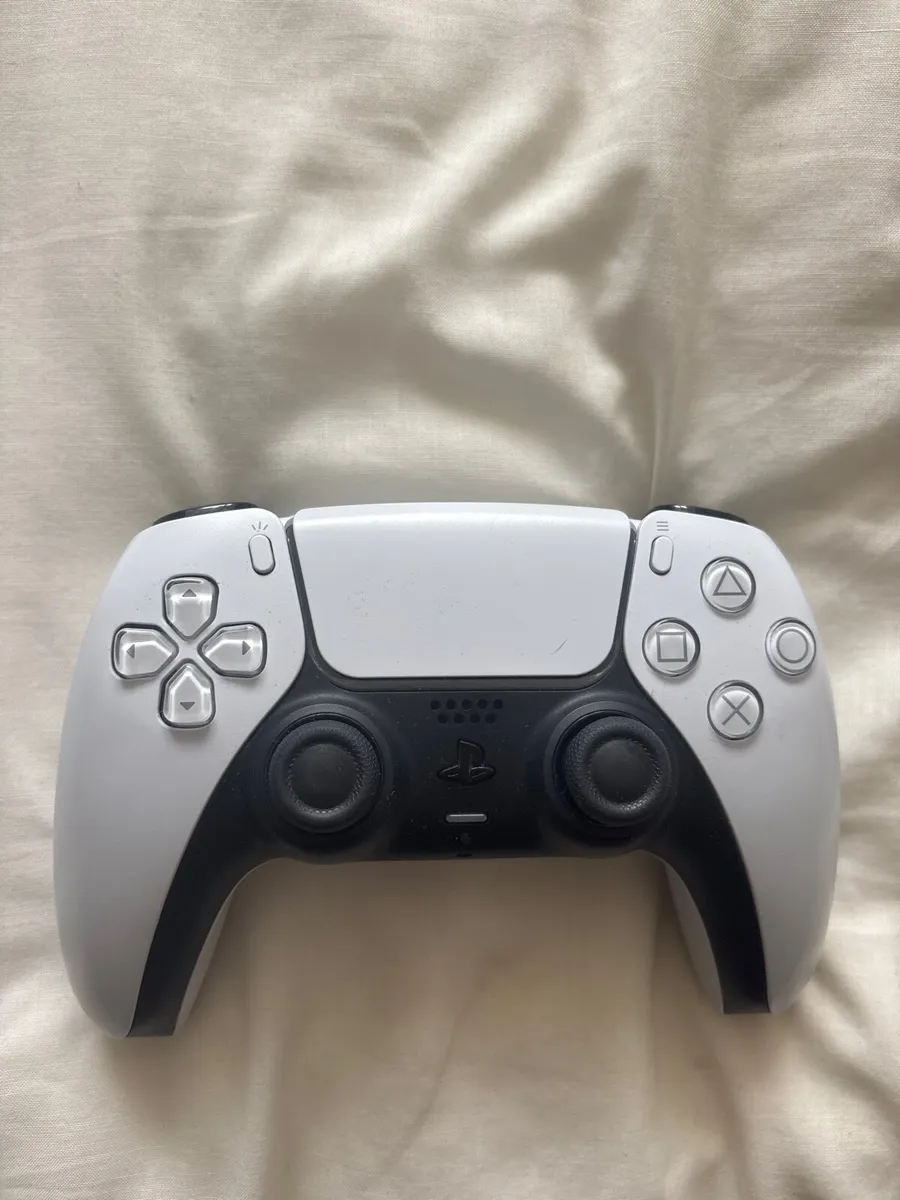 Ps5 , controller and turtle beach headset - Image 2