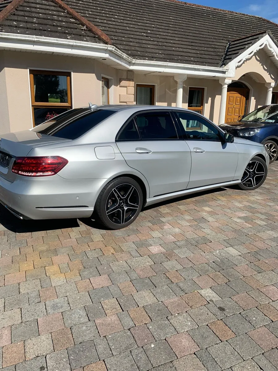 Mercedes E220 CDI SE 4 Door Auto - Image 2