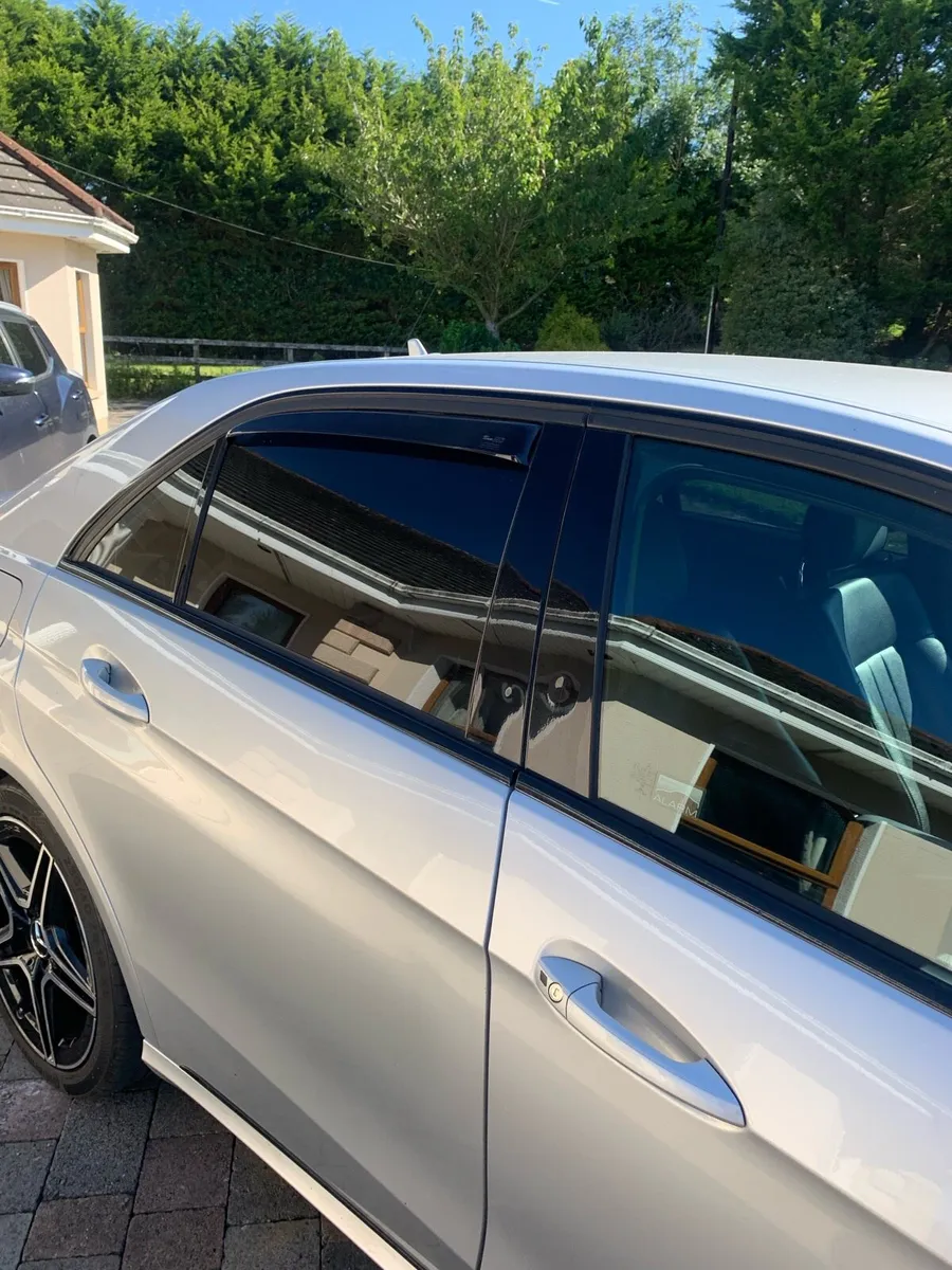 Mercedes E220 CDI SE 4 Door Auto - Image 3