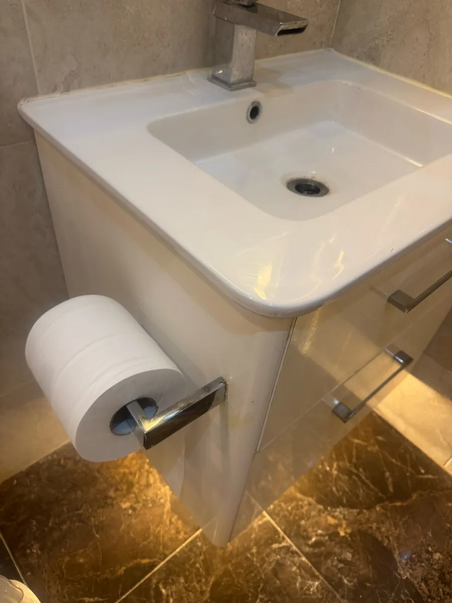 Bathroom cabinet with sink - Image 2
