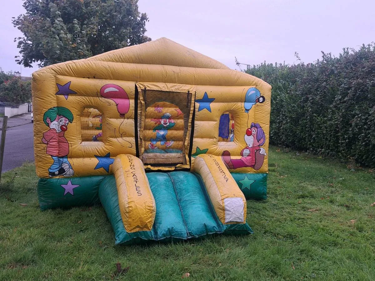 Bouncy castle - Image 1