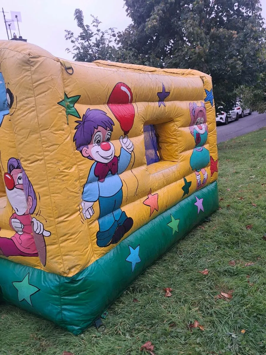 Bouncy castle - Image 3