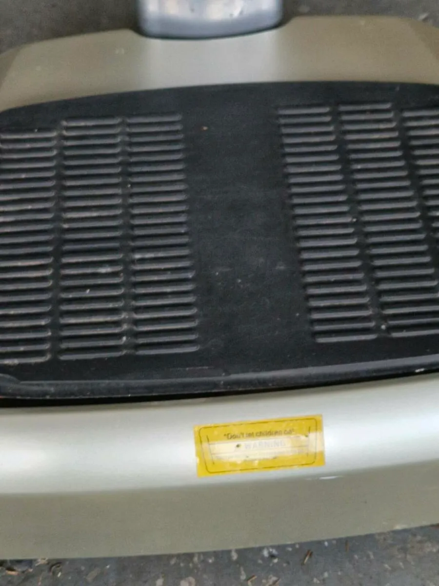Crazy Fit Massage whole body Vibrating Plate - Image 2