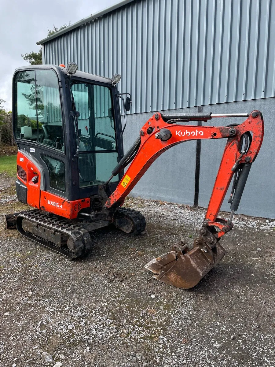 Kubota Mini Digger - Image 4