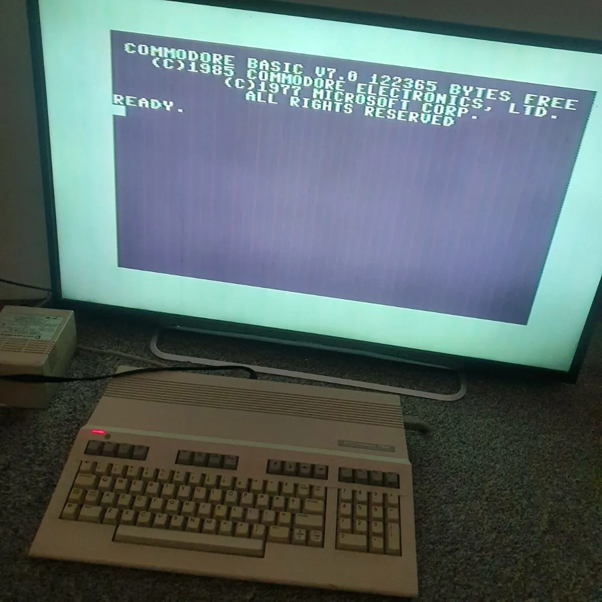 Commodore 128 - Image 1