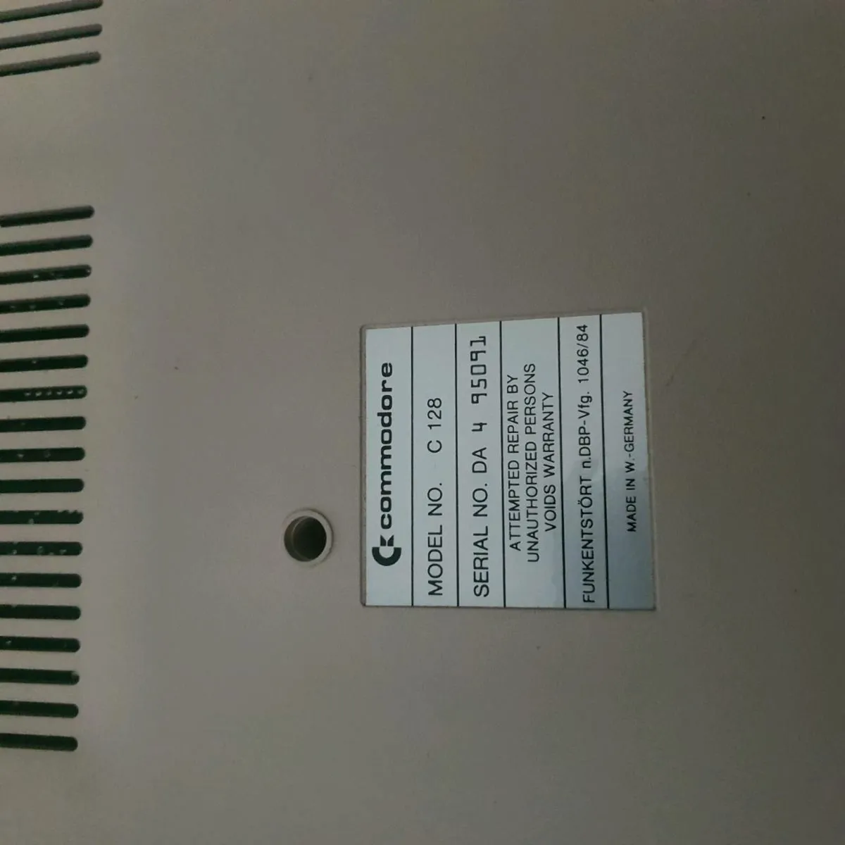 Commodore 128 - Image 3