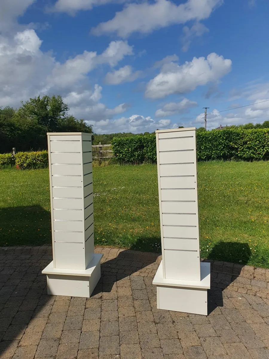 Slat Wall Display Tower For Retail Shop - Image 1