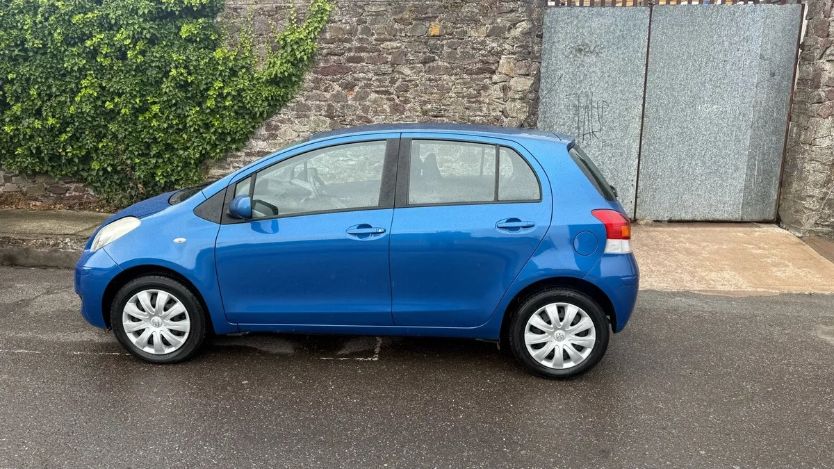 Toyota Yaris 1.0 Luna 2010 - Image 1